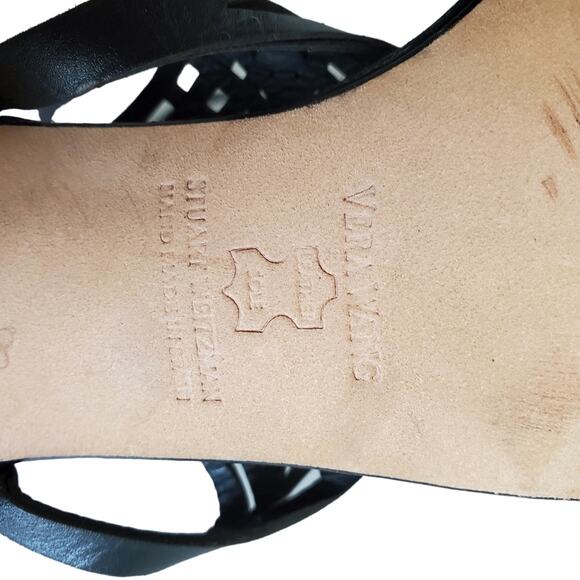 Vera Wang x Stuart Weitzman Vintage Laser Cut Heels (6.5) - Picture 5 of 6